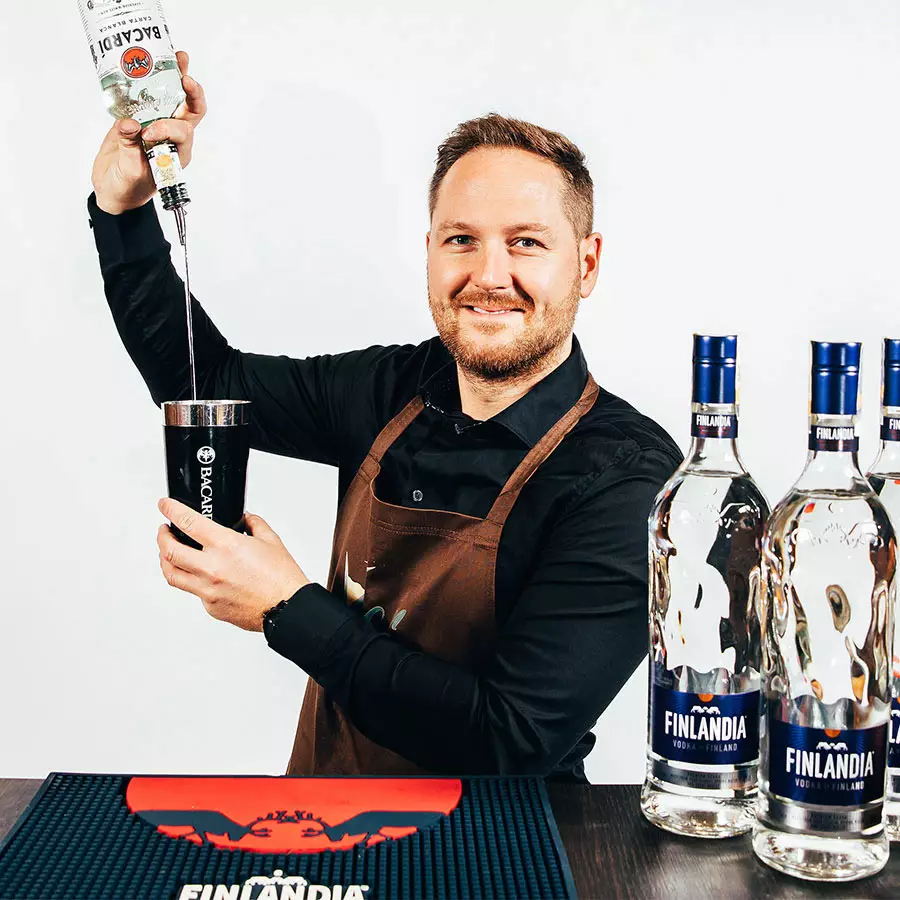 Barcatering - Barmanská show po celém Česku - Petr Hurta