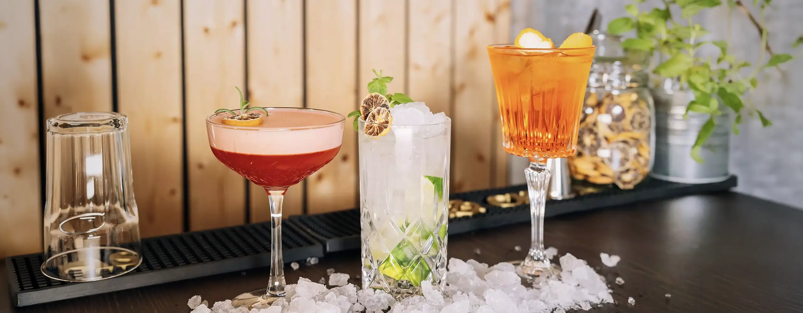 Barcatering - Míchání koktejlů - Banner width=